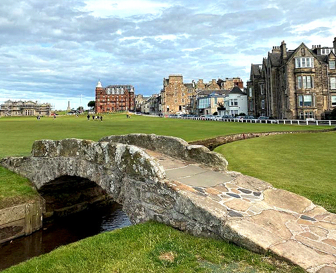 Swilcan Bridge St. Andrews 